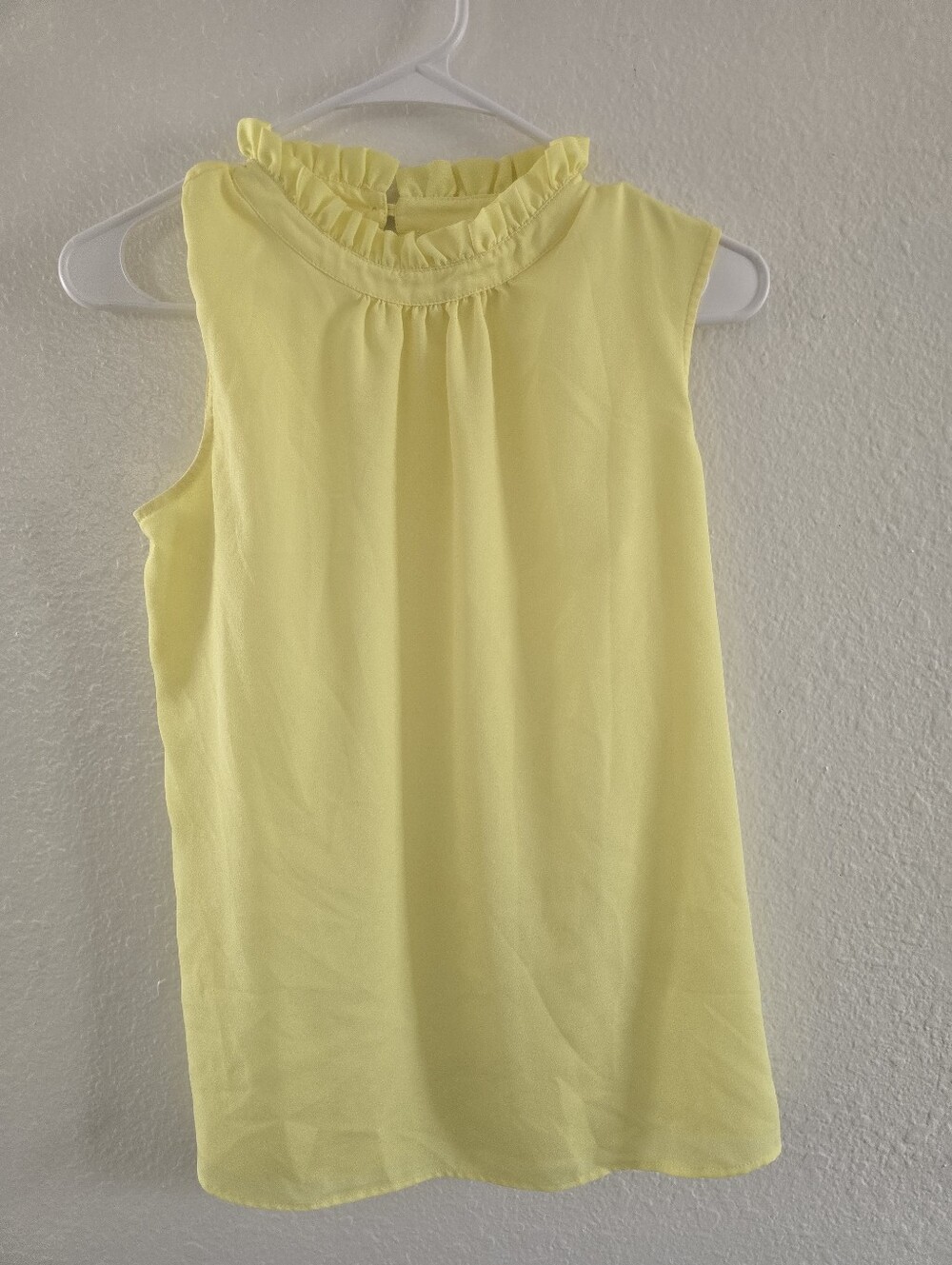 Calvin Klein Sleeveless sheer blouse w/gathered neck peephole back neck Sz Small